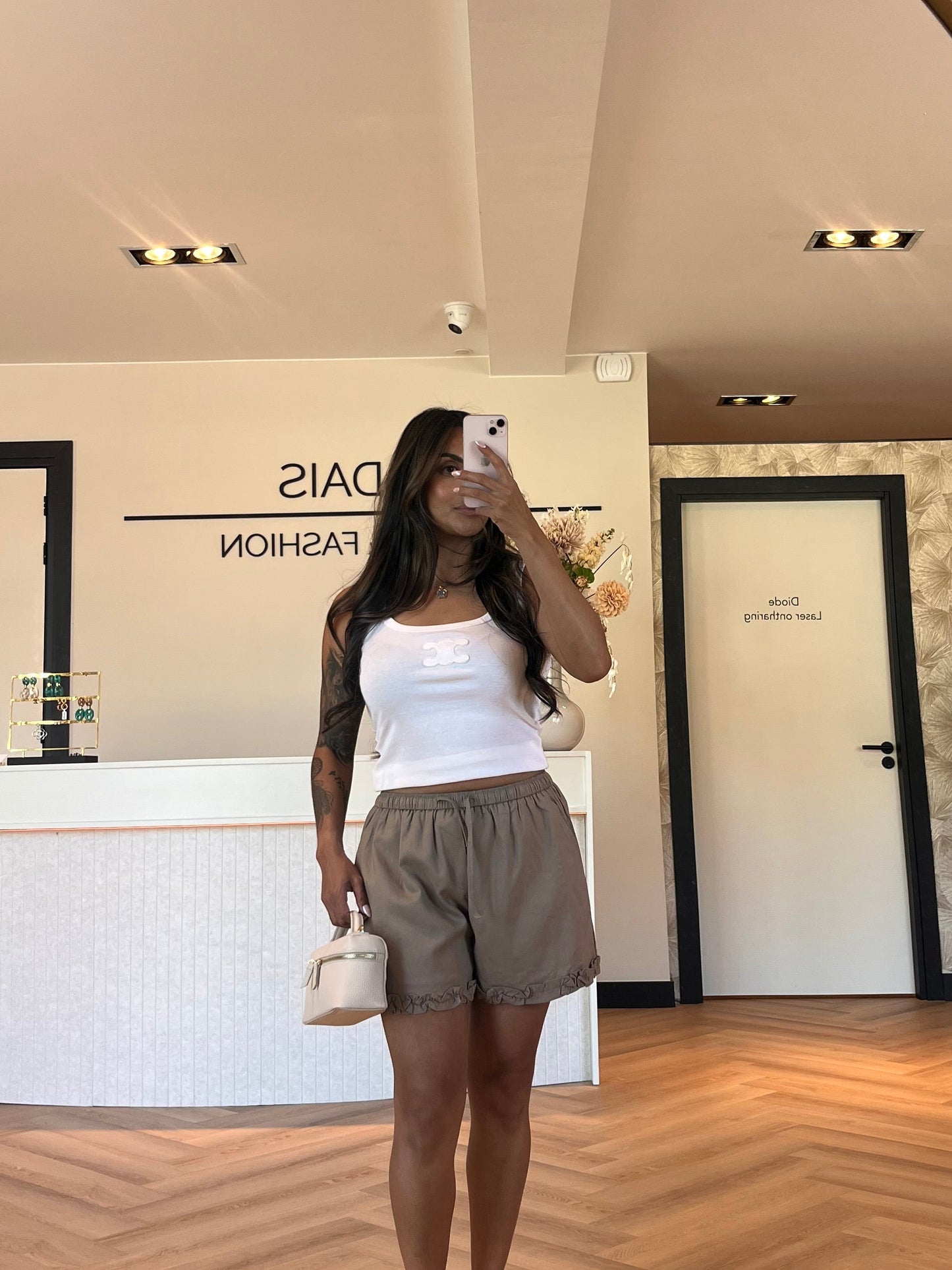 Anouk short tauphe