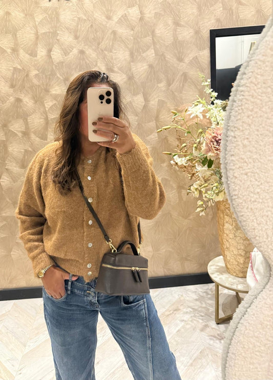 Minoushe camel vest