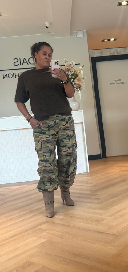 Phoebe off shoulder trui bruin