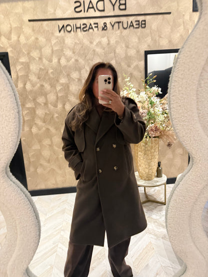 Annet manteljas bruin