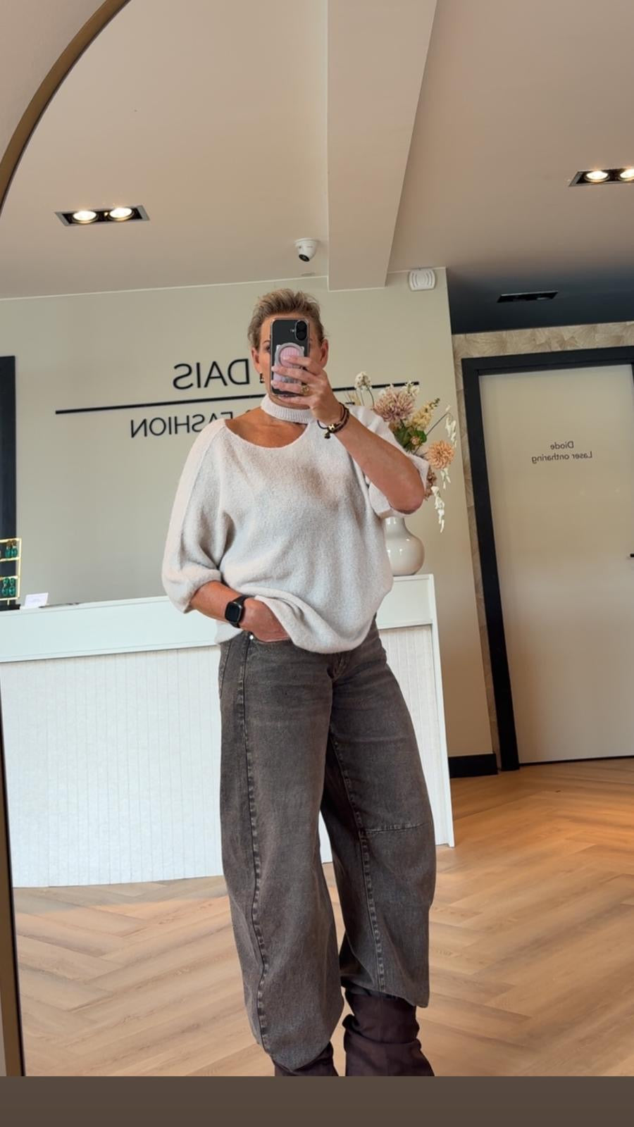 Phoebe trui  beige