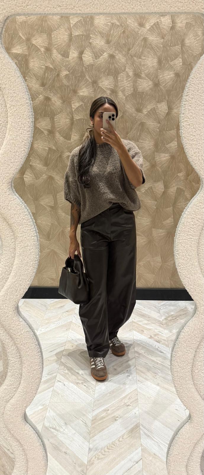 Ambika Romy taupe trui